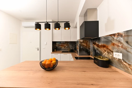 Apartmán Střední Dalmácie - Okrug Gornji DA 17025 N1