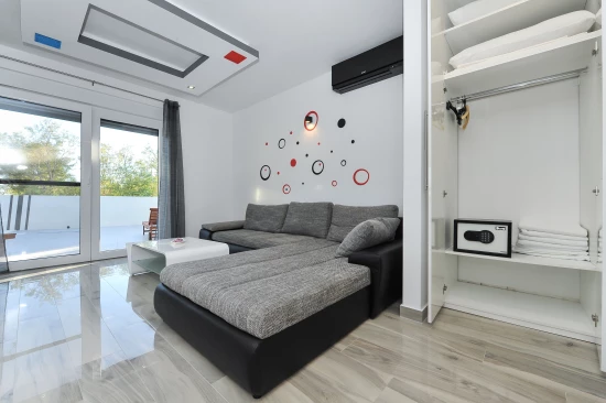 Vila Severní Dalmácie - Privlaka DA 17102 N1