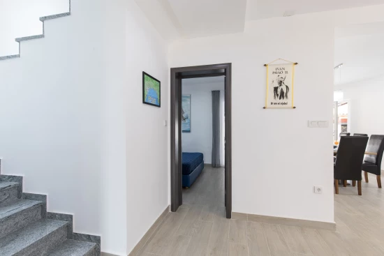 Vila Ostrov Krk - Malinska OS 12129 N1