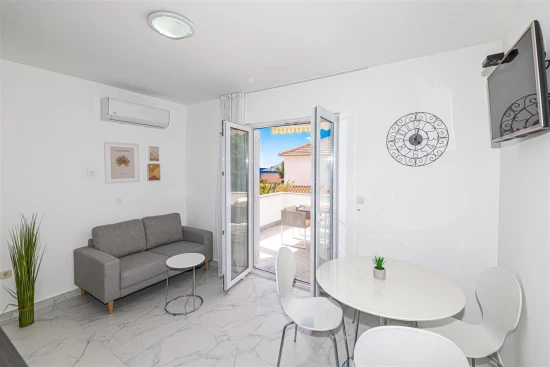 Apartmán Střední Dalmácie - Okrug Donji DA 17133 N1