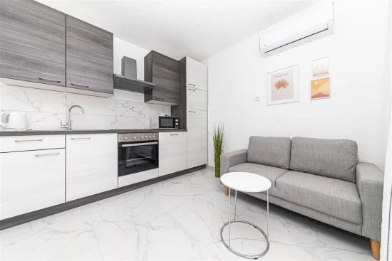 Apartmán Střední Dalmácie - Okrug Donji DA 17133 N1