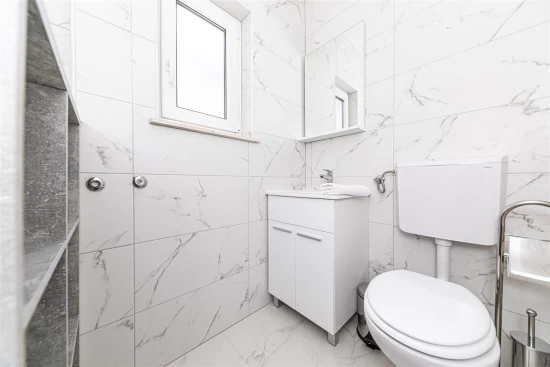 Apartmán Střední Dalmácie - Okrug Donji DA 17133 N1