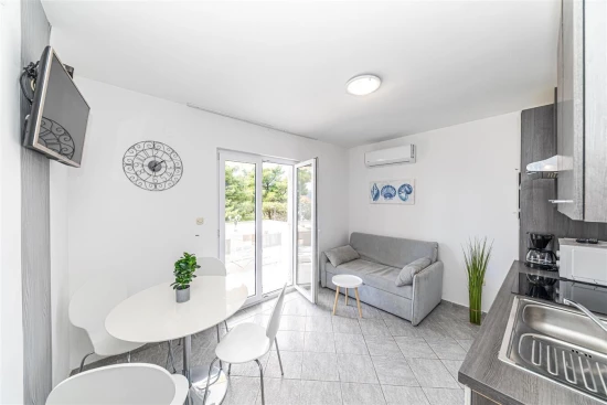 Apartmán Střední Dalmácie - Okrug Donji DA 17133 N2