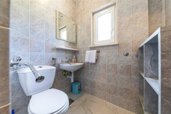 Apartmán Střední Dalmácie - Okrug Donji DA 17133 N2