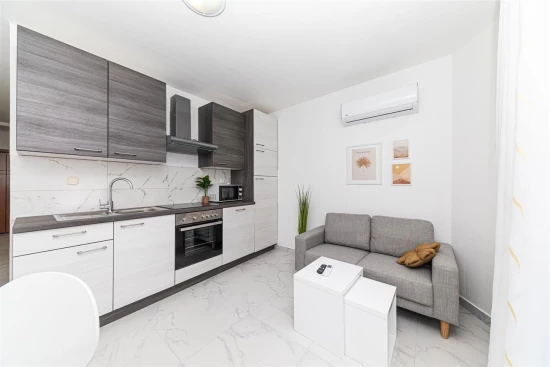 Apartmán Střední Dalmácie - Okrug Donji DA 17133 N3