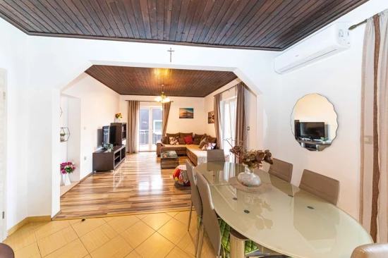 Apartmán Střední Dalmácie - Okrug Gornji DA 17142 N1