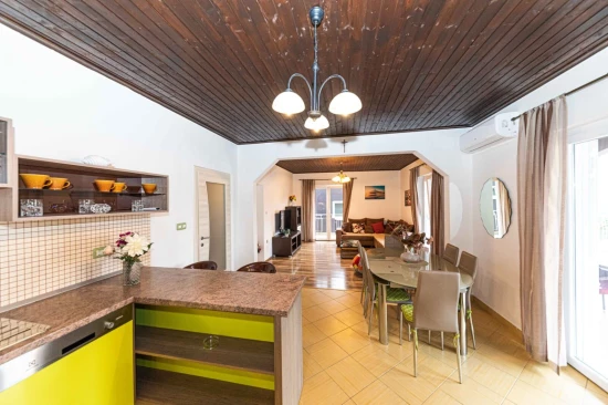 Apartmán Střední Dalmácie - Okrug Gornji DA 17142 N1