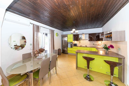 Apartmán Střední Dalmácie - Okrug Gornji DA 17142 N1