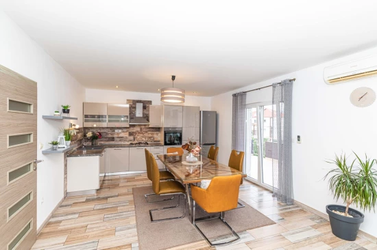 Apartmán Střední Dalmácie - Okrug Gornji DA 17142 N2