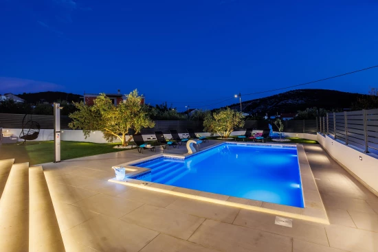 Vila Střední Dalmácie - Vinišće DA 17203 N1