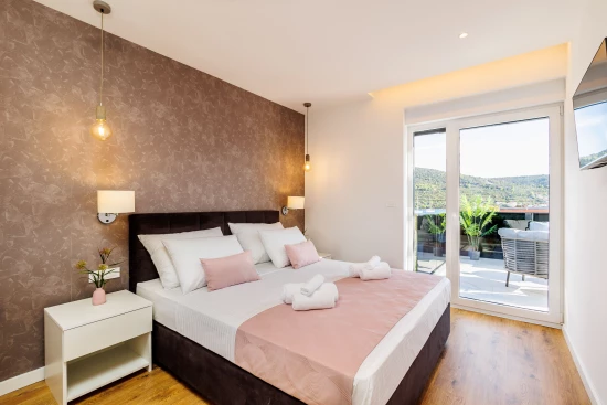 Vila Střední Dalmácie - Vinišće DA 17203 N1