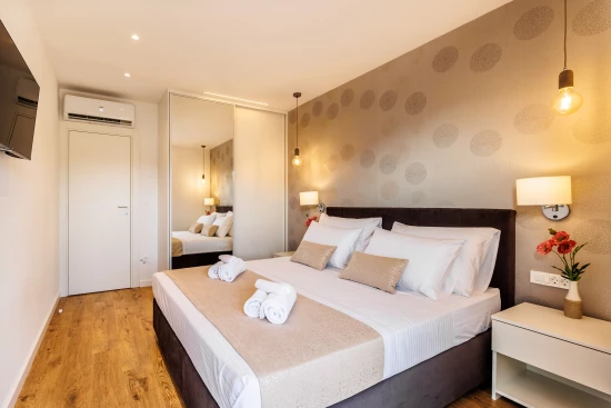 Vila Střední Dalmácie - Vinišće DA 17203 N1