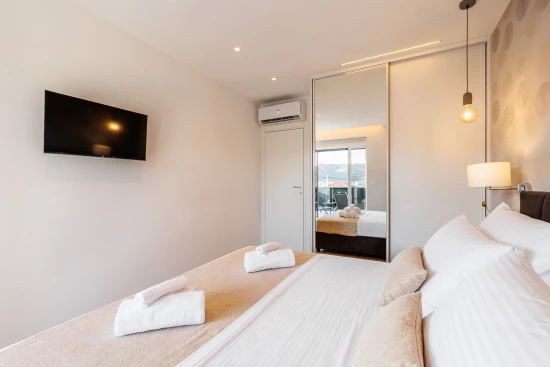 Vila Střední Dalmácie - Vinišće DA 17203 N1