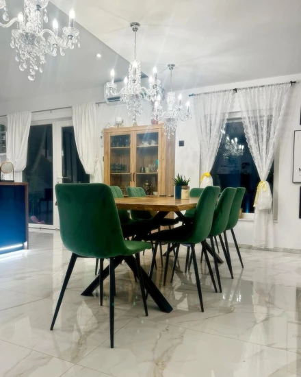 Vila Střední Dalmácie - Zagvozd (Baška Voda) DA 17206 N1