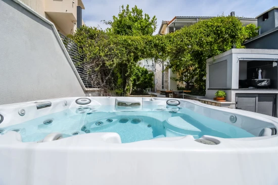 Vila Střední Dalmácie - Okrug Donji DA 17230 N1