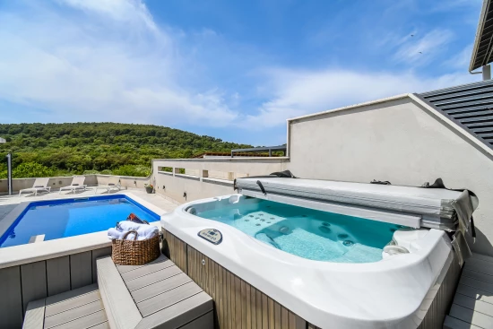 Vila Střední Dalmácie - Okrug Donji DA 17230 N1