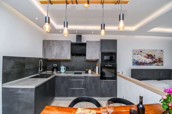 Vila Střední Dalmácie - Okrug Donji DA 17230 N1