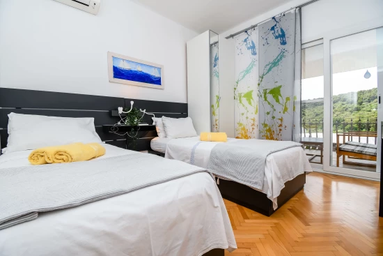 Vila Střední Dalmácie - Okrug Donji DA 17230 N1