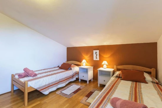 Vila Istrie - Vodnjan (Pula) IS 8057 N1