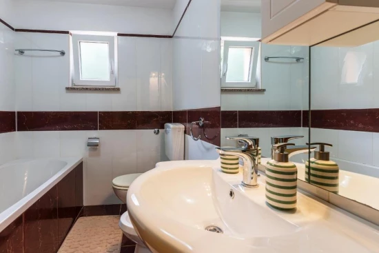 Vila Istrie - Vodnjan (Pula) IS 8057 N1