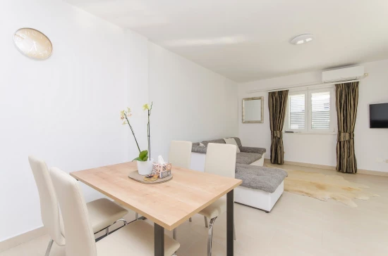 Apartmán Severní Dalmácie - Tribunj (Vodice) DA 17242 N1