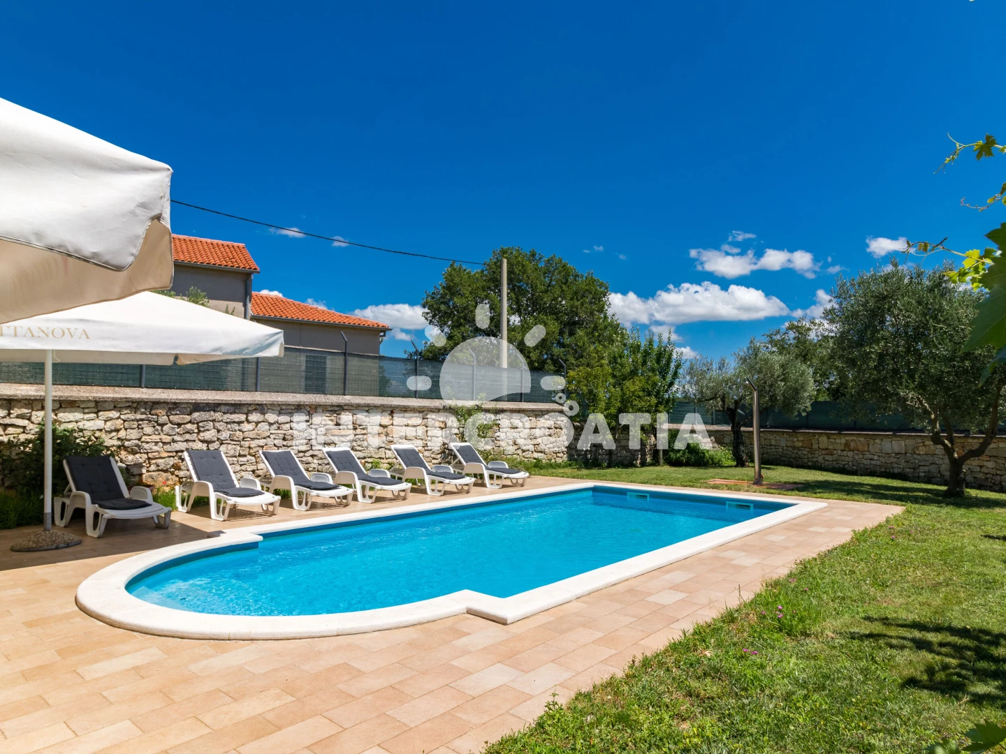 Vila Istrie - Bačva IS 8062 N1