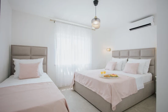 Domek Střední Dalmácie - Marina DA 17244 N1