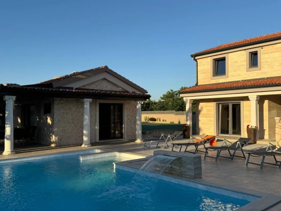 Vila UNKNOWN 7000 N1