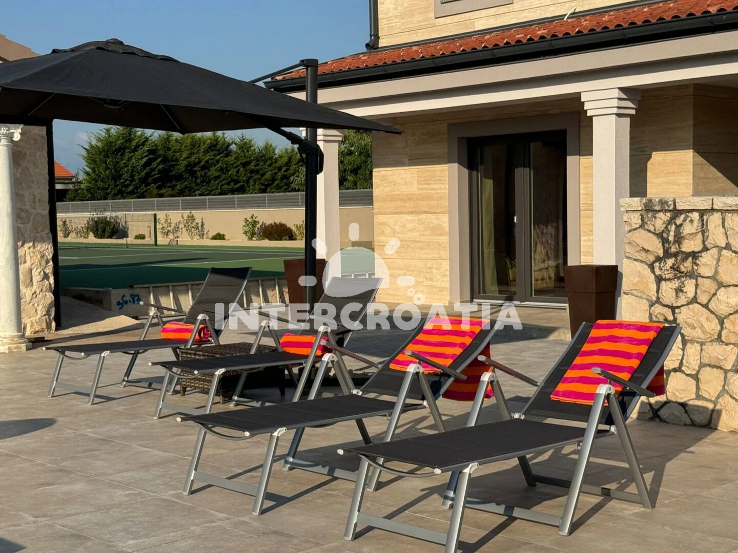 Vila UNKNOWN 7000 N1