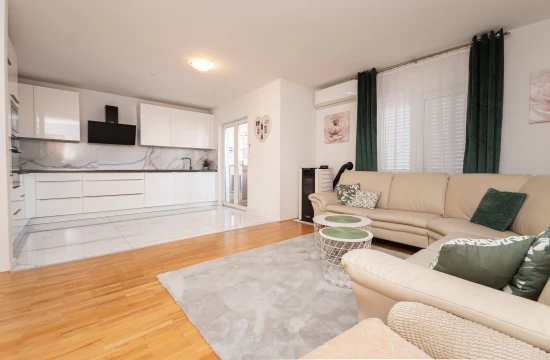 Apartmán Střední Dalmácie - Dugi Rat DA 17276 N1