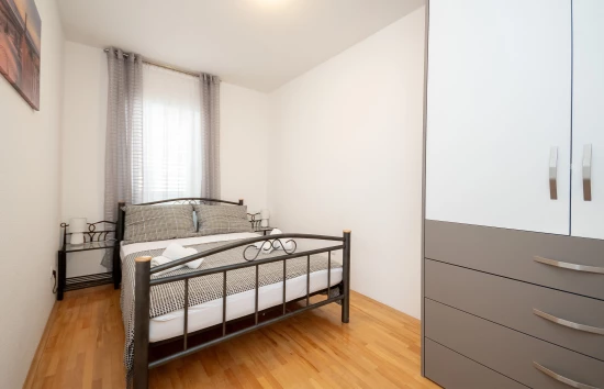 Apartmán Střední Dalmácie - Dugi Rat DA 17276 N1