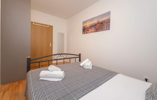 Apartmán Střední Dalmácie - Dugi Rat DA 17276 N1