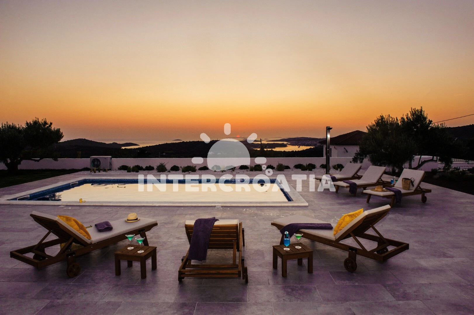 Vila UNKNOWN 7000 N1