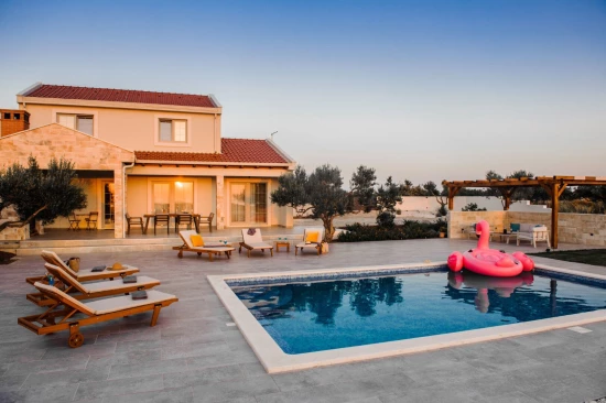 Vila UNKNOWN 7000 N1