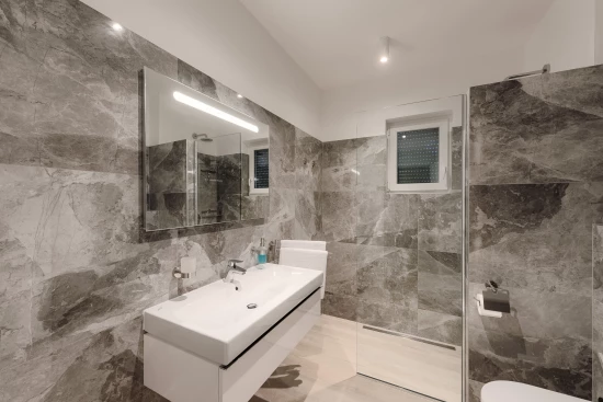 Apartmán Střední Dalmácie - Promajna (Baška Voda) DA 17301 N4