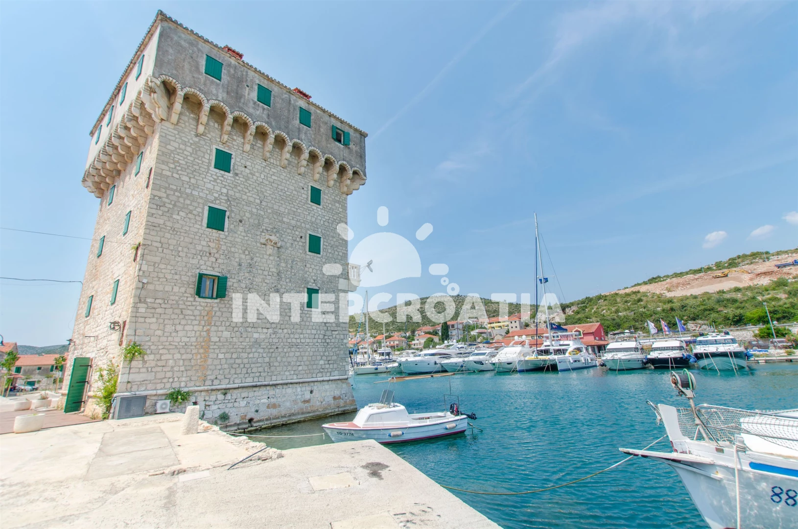 Apartmán Střední Dalmácie - Marina DA 17361 N1