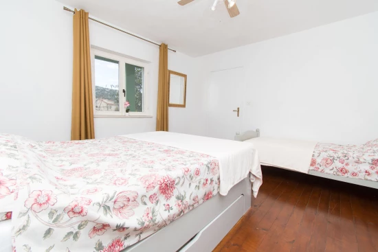 Apartmán Střední Dalmácie - Marina DA 17361 N1