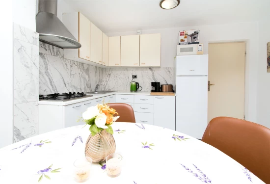 Apartmán Střední Dalmácie - Marina DA 17361 N2