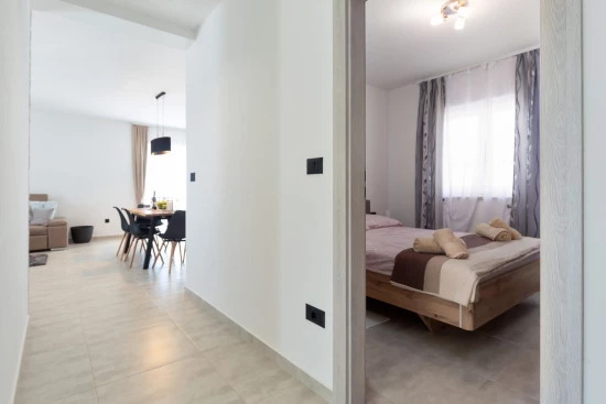 Domek Istrie - Tinjan IS 8095 N1