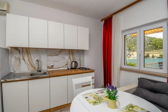 Apartmán Střední Dalmácie - Marina DA 17373 N3