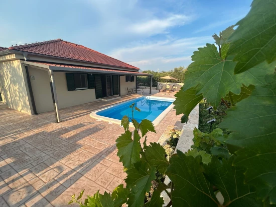 Domek Střední Dalmácie - Zadvarje DA 17397 N1