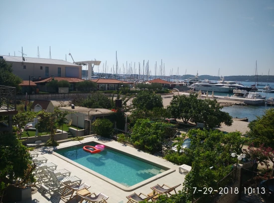 Apartmán Střední Dalmácie - Seget Donji DA 17402 N2