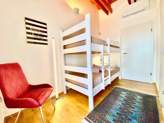 Vila Kvarner - Sveta Jelena KV 10326 N1