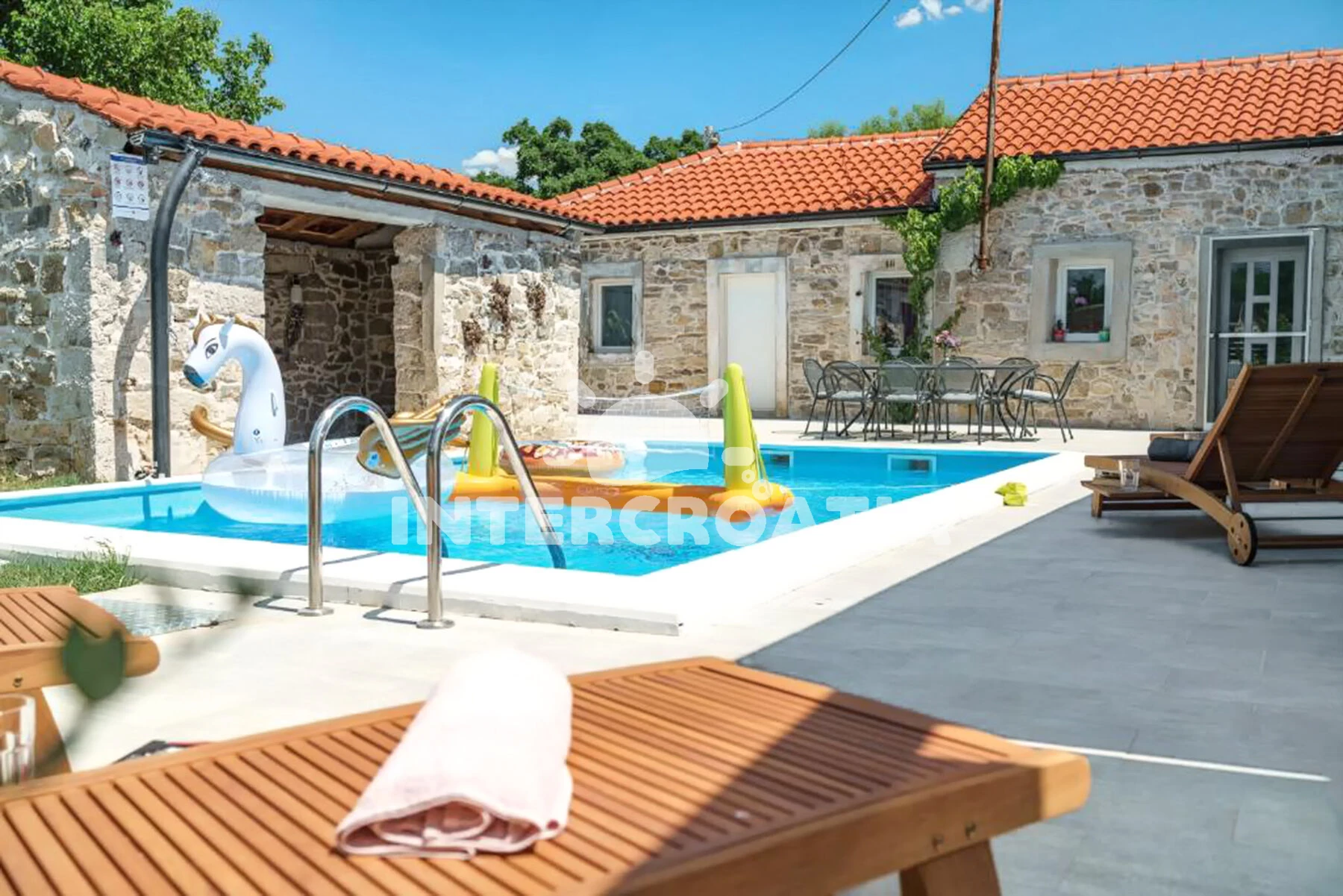 Vila UNKNOWN 7000 N1