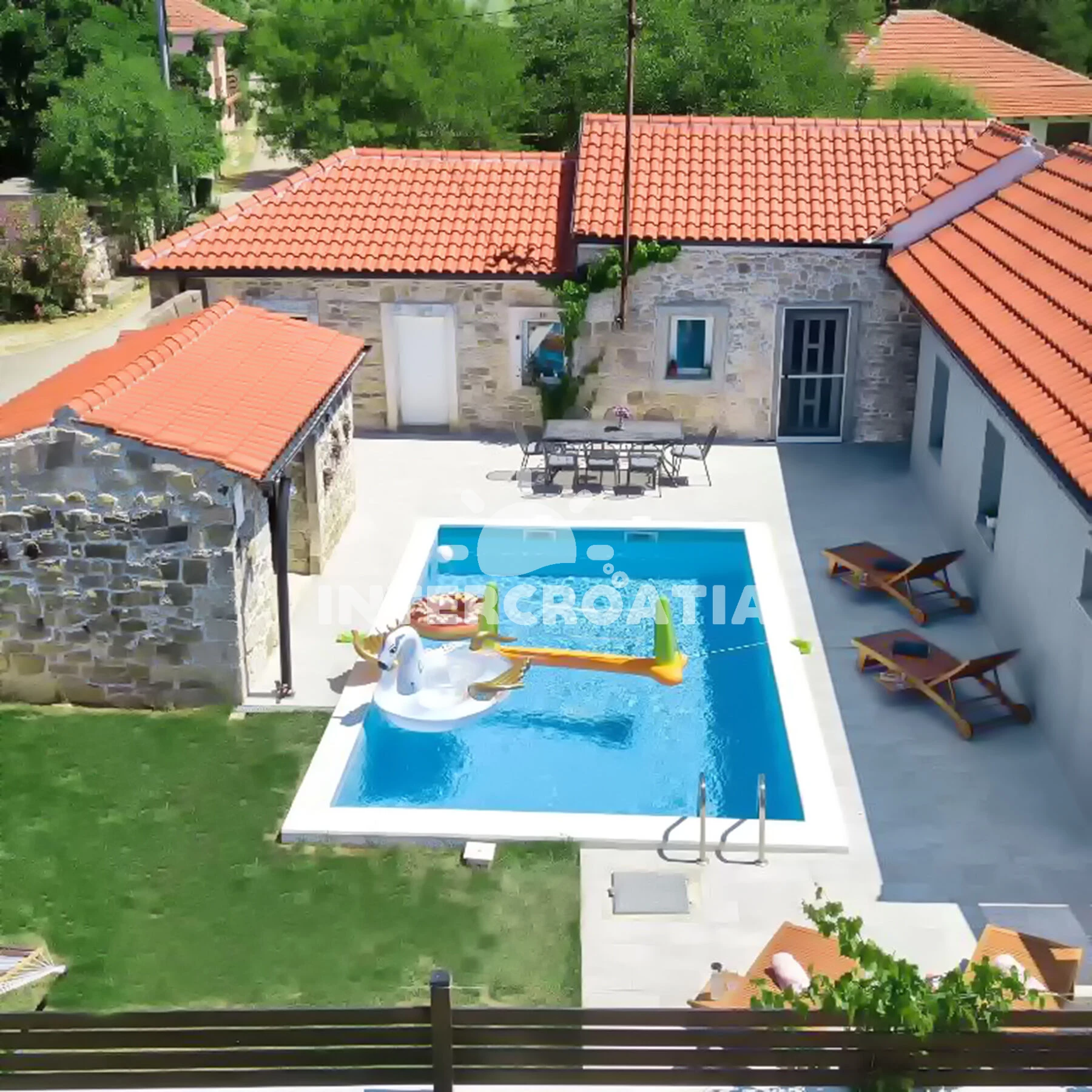 Vila UNKNOWN 7000 N1