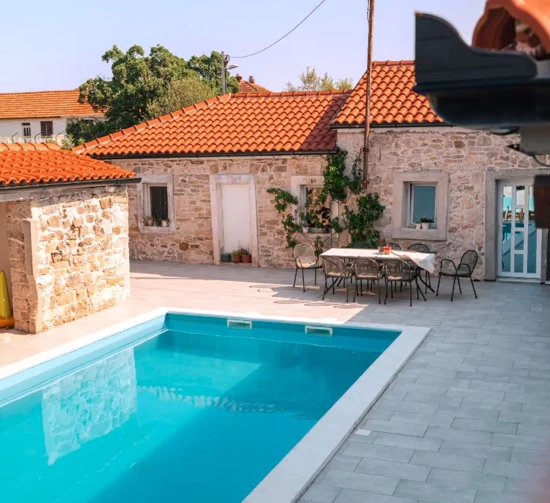 Vila UNKNOWN 7000 N1