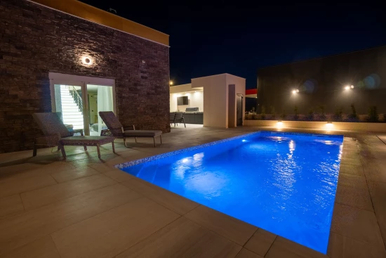 Vila Severní Dalmácie - Privlaka DA 17440 N1