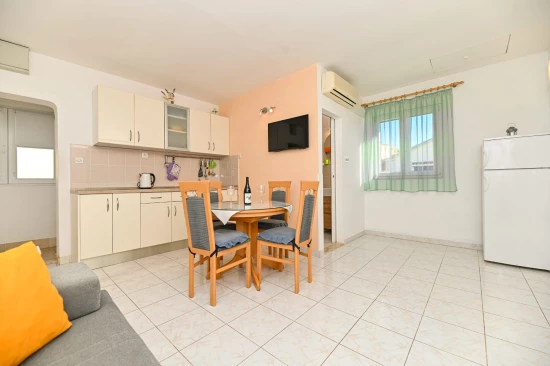 Apartmán Střední Dalmácie - Okrug Gornji DA 17461 N2