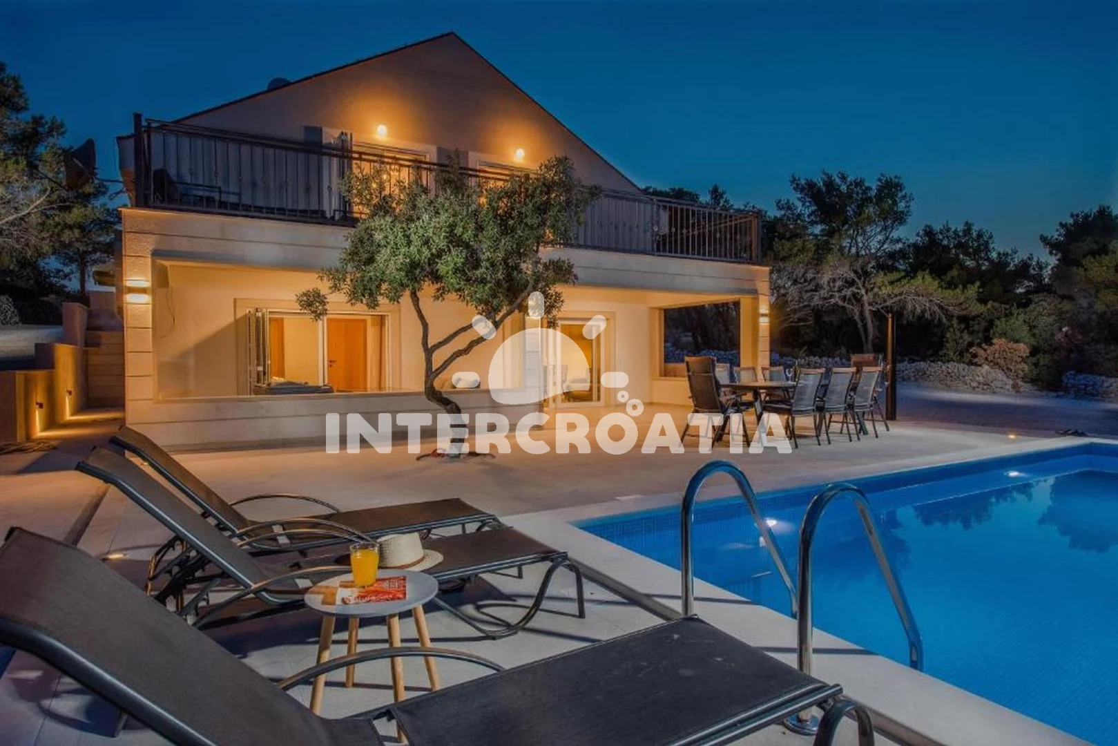 Vila Ostrov Brač - Povlja OS 12333 N1