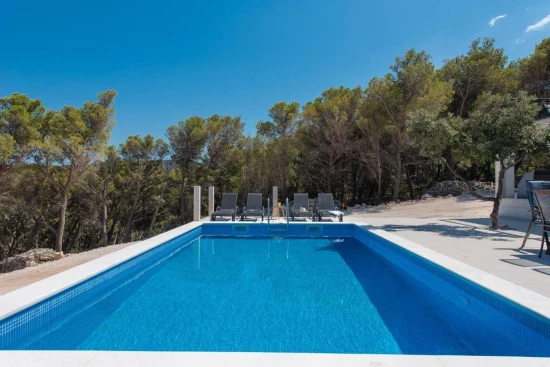 Vila Ostrov Brač - Povlja OS 12333 N1